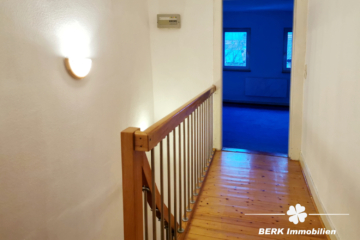BERK Immobilien – Ensembleschutz – Junges Wohnen im charmanten Altbau-Reihenmittelhaus in Amorbach - FLur OG 2 (116593)