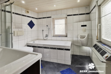 BERK Immobilien – Ensembleschutz – Junges Wohnen im charmanten Altbau-Reihenmittelhaus in Amorbach - Badezimmer_OG 1 (116592)