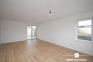 BERK Immobilien – Exklusives Wohnen mit eigenem Gartenbereich – TOP-sanierte 4-Zimmerwohnung - Wohnzimmer (116784)