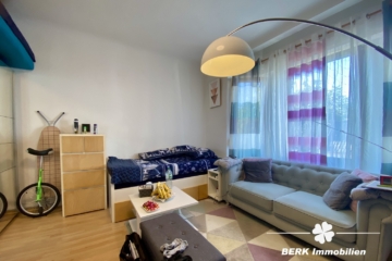 BERK IMMOBILIEN – Großzügiges zentrales Wohn-Gewerbe-Ensemble – ideal für Eigennutzung oder Investoren - Wohnen Haupth. (2) (115466)