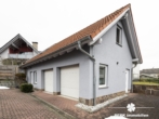 Garage - BERK Immobilien – Familienfreundliche Doppelhaushälfte mit Garten & großem Platzangebot