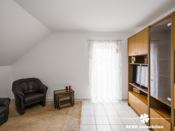 BERK Immobilien – Familienfreundliche Doppelhaushälfte mit Garten & großem Platzangebot - Schlafzimmer (116696)