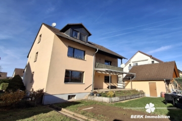 VERKAUFT – BERK Immobilien – Kapitalanlage oder Eigennutzung: Mehrfamilienhaus mit 3 Wohneinheiten in Kleinheubach - Gartenansicht (115976)