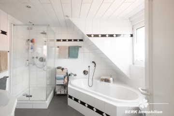 BERK Immobilien – Repräsentatives Mehrfamilienhaus mit prägnantem Innenhof - Bad DG (115834)