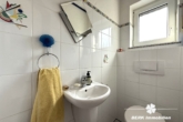 Gäste WC - BERK Immobilien – Ruhig gelegenes Reihenhaus mit Terrasse & kleinem Garten in Großostheim Ringheim