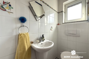 BERK Immobilien – Ruhig gelegenes Reihenhaus mit Terrasse & kleinem Garten in Großostheim Ringheim - Gäste WC (115509)