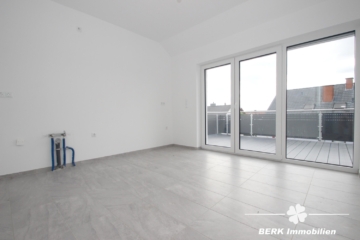 BERK Immobilien – TOP – saniertes 3-FH für Kapitalanleger; anfängliche Netto-Rendite 4,39% - Küche Wohnung DG (115601)