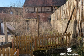 BERK Immobilien – Sanierungsbedürftiges Einfamilienhaus mit Ausbaureserve in Volkersbrunn - Garten (115915)