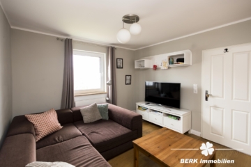 BERK Immobilien – Einfamilienhaus mit Weitblick & außergewöhnlichem Grundstück - EG Wohnzimmer (116385)