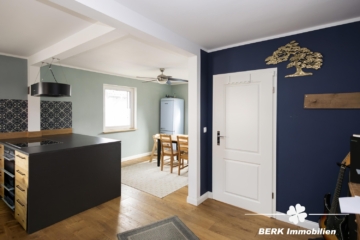 BERK Immobilien – Einfamilienhaus mit Weitblick & außergewöhnlichem Grundstück - EG (116380)