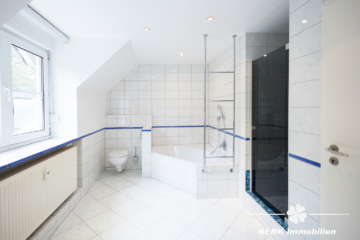BERK Immobilien – Traumhafte 5-Zimmer Maisonette Wohnung in bevorzugter Lage von Schaafheim/ Radheim - Badezimmer (116837)