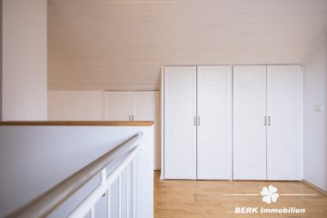 BERK Immobilien – Traumhafte 5-Zimmer Maisonette Wohnung in bevorzugter Lage von Schaafheim/ Radheim - Flur DG (116857)