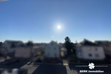 BERK Immobilien – großzügige Eigentumswohnung in zentraler Lage von Walldürn - Ausblick Balkon (116520)
