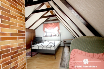 BERK Immobilien – Geräumige DHH sucht Handwerker! – Familienobjekt mit Garage und großzügigem Garten - Kinderzimmer DG (116366)