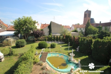 BERK Immobilien – Geräumige DHH sucht Handwerker! – Familienobjekt mit Garage und großzügigem Garten - Titelbild (116370)