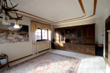 BERK Immobilien – Geräumige DHH sucht Handwerker! – Familienobjekt mit Garage und großzügigem Garten - Wohnbereich (116357)