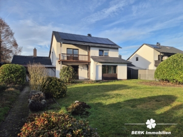 *RESERVIERT* BERK Immobilien – großzügiges Einfamilienhaus in bevorzugter Lage von Stockstadt - Rückansicht/Garten (116403)