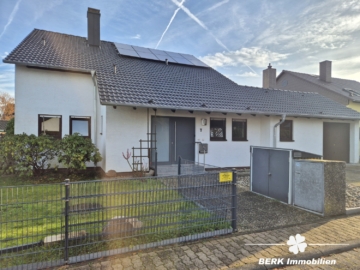 *RESERVIERT* BERK Immobilien – großzügiges Einfamilienhaus in bevorzugter Lage von Stockstadt - Straßenansicht (116404)
