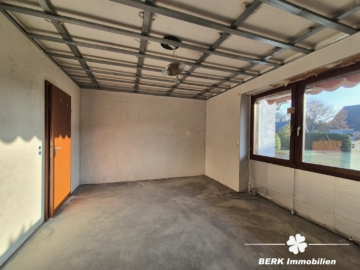 *RESERVIERT* BERK Immobilien – großzügiges Einfamilienhaus in bevorzugter Lage von Stockstadt - Schlafzimmer EG (116415)