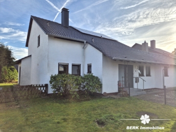 *RESERVIERT* BERK Immobilien – großzügiges Einfamilienhaus in bevorzugter Lage von Stockstadt - Zugang Garten (116406)