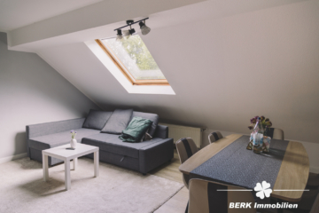 *VERKAUFT* BERK Immobilien – charmante Stilaltbau-Villa mit 3,5 Einheiten in top Lage von HU, direkt an der Kinzig - Wohnbereich DG (115880)