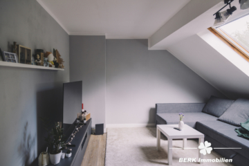 *VERKAUFT* BERK Immobilien – charmante Stilaltbau-Villa mit 3,5 Einheiten in top Lage von HU, direkt an der Kinzig - Wohnbereich DG (115882)