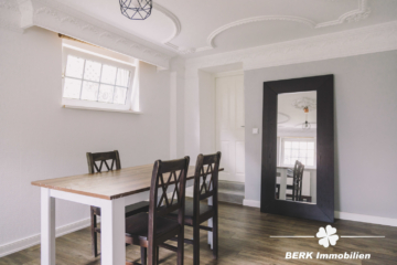 *VERKAUFT* BERK Immobilien – charmante Stilaltbau-Villa mit 3,5 Einheiten in top Lage von HU, direkt an der Kinzig - Essbereich ELW KG (115886)