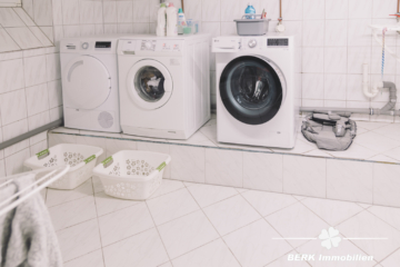 *VERKAUFT* BERK Immobilien – charmante Stilaltbau-Villa mit 3,5 Einheiten in top Lage von HU, direkt an der Kinzig - Waschküche KG (115894)