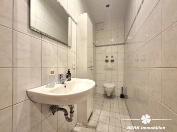 BERK Immobilien – bezugsfertige 3-Zimmer-Wohnung mit privaten, wohnungseigenen Kellerräumen - Gäste WC (116759)