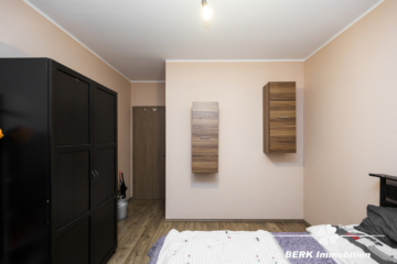 BERK Immobilien – Freistehendes Einfamilienhaus mit Wallbox, PV und gepflegtem Zustand - Arbeiten (116559)