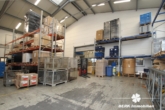 Lagerbereich Halle X Bj xxxx - BERK Immobilien – Günstige Gelegenheit! Produktions- Lager- und Büroflächen auf insgesamt ca. 2225m²