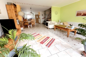*RESERVIERT* BERK Immobilien – gemütliches Reihenmittelhaus in Hasselroth - Wohn Essbereich (115927)