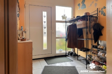 *RESERVIERT* BERK Immobilien – gemütliches Reihenmittelhaus in Hasselroth - Windfang (115922)