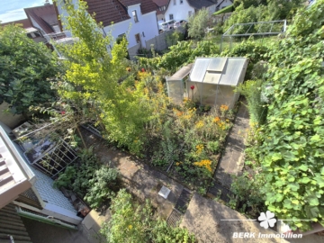 *VERKAUFT* BERK Immobilien – top Wohnlage in Alzenau: Ein- bis Zweifamilienhaus mit Erweiterungspotential & Nebengebäuden - Garten (115731)