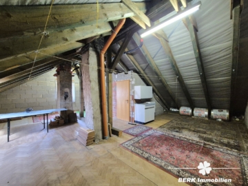 *VERKAUFT* BERK Immobilien – top Wohnlage in Alzenau: Ein- bis Zweifamilienhaus mit Erweiterungspotential & Nebengebäuden - ausbaufähiges Dachgeschoss (115735)
